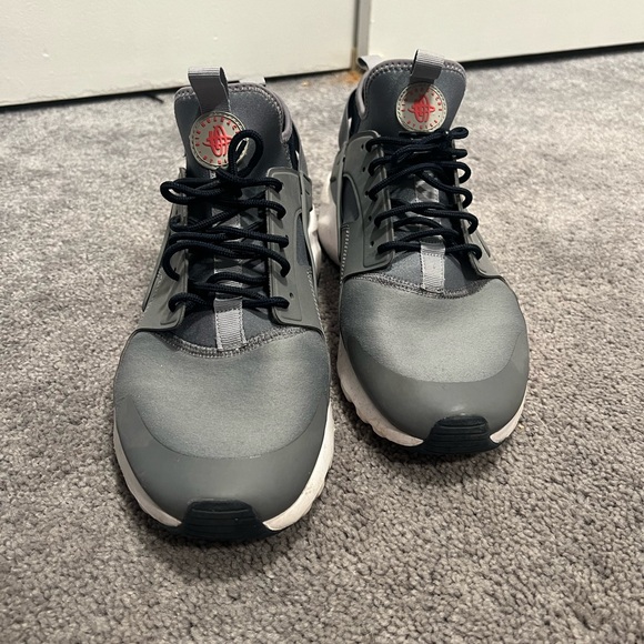 Men’s Nike Air Huarache Shoes - Grey/Navy - Size 12 - Hardly Worn, Like New - Picture 2 of 4
